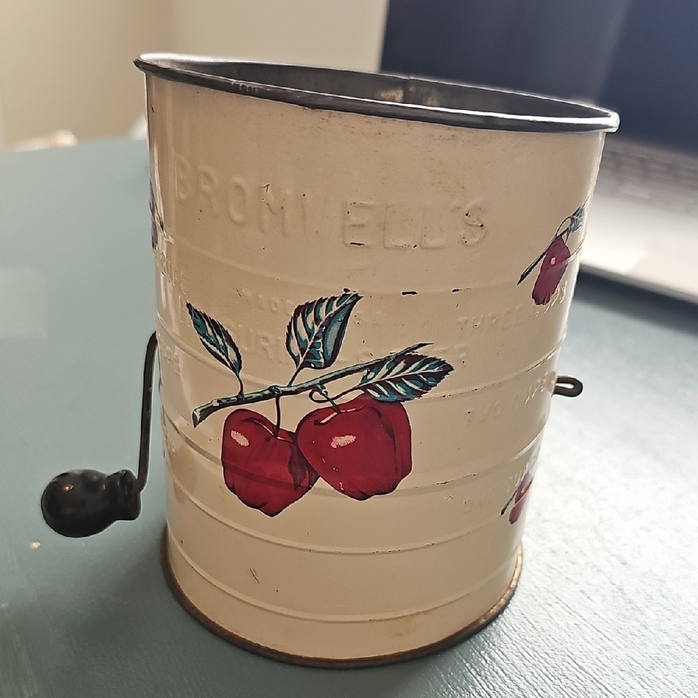 Vintage Flour Sifter with Red‎ Apple Design. Bromwells.
